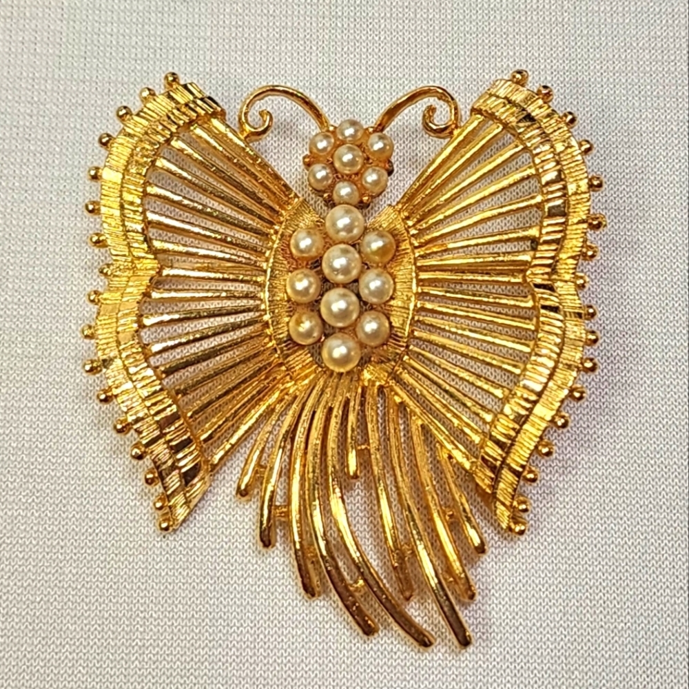 Lisner Vintage Pearl & Gold Butterfly Brooch